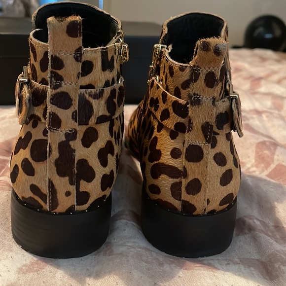 Steven Madden leopard ankle booties. - Picture 6 of 6